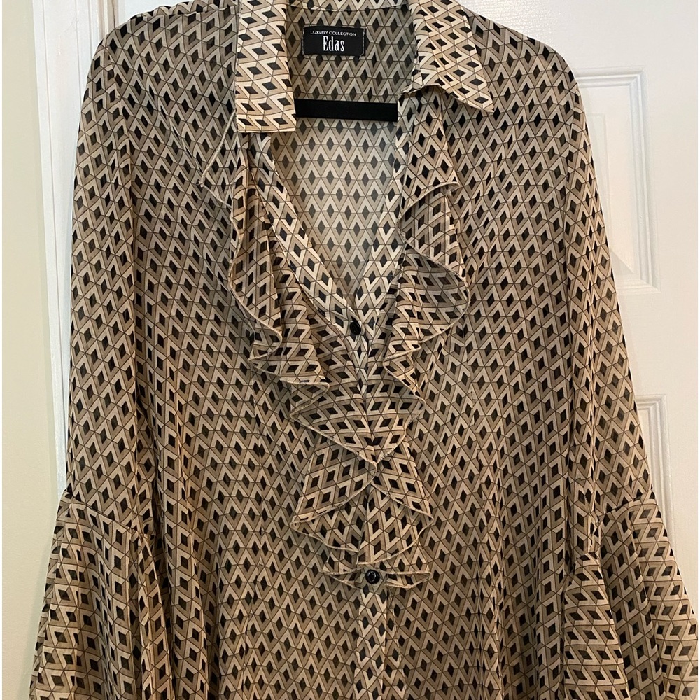 Women’s Italian-made ruffled blouse